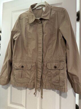 Classic and versatile 100% cotton khaki jacket lightweight by Liz Claiborne XL